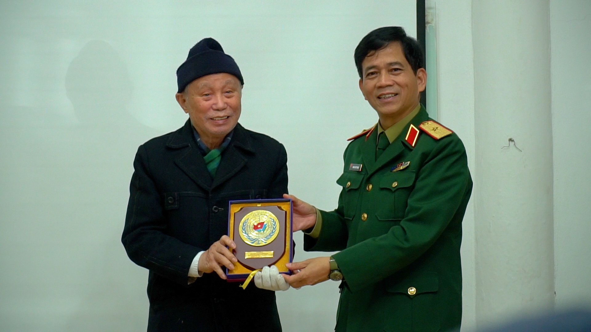 Cục Gìn giữ hòa bình Việt Nam giao lưu, gặp gỡ Câu lạc bộ Thăng Long